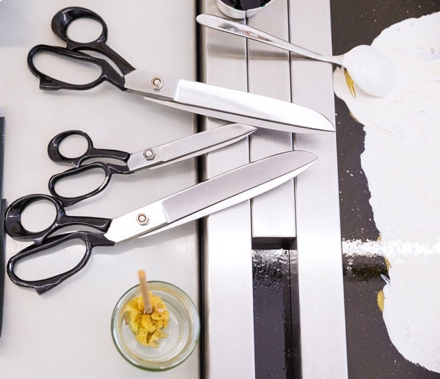 Werkzeuge zum Zuckerlmachen per Hand