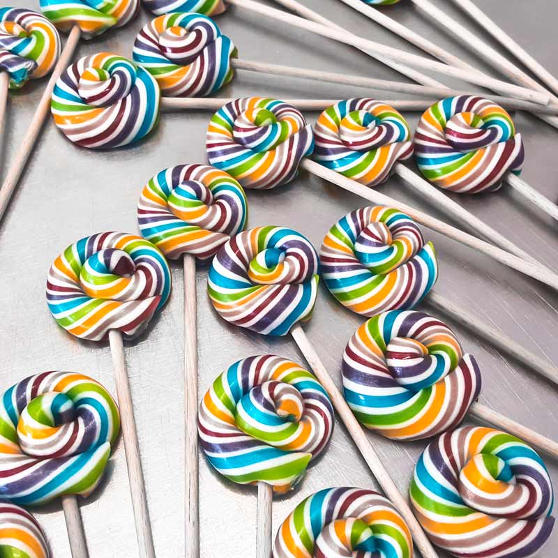 Individuelle Lollies mit personalisiertem Farbmuster nach Kundenwunsch